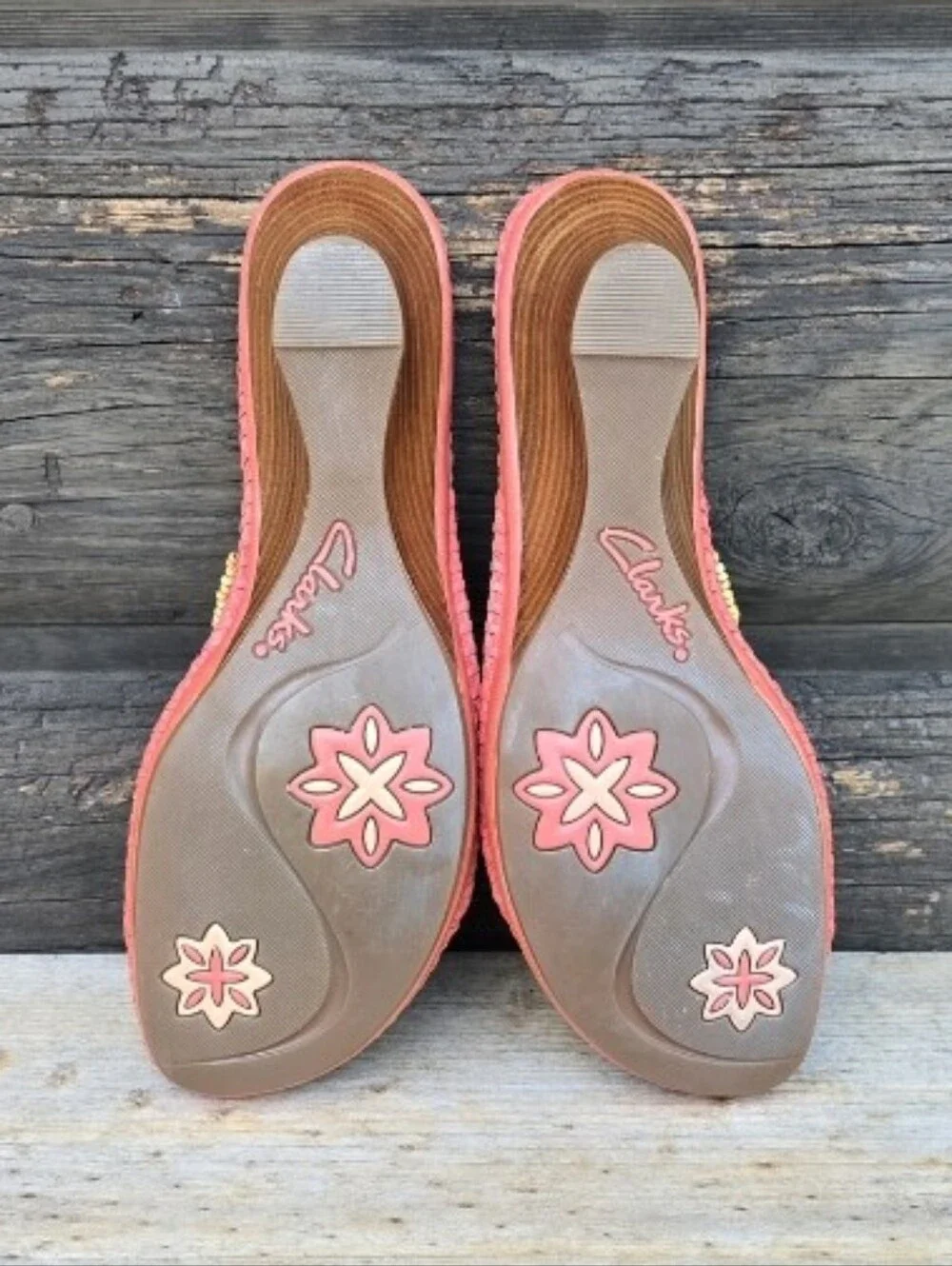 Clarks Artisan NEW Empress Y2K Coastal Boho Coral Beaded Wedge Slide Sandals 7M